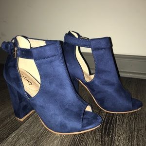 Mika Lady Ankle Bootie w/ Chunky Heel.